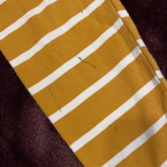 Carter’s 5T pj sets - Picture 9 of 14